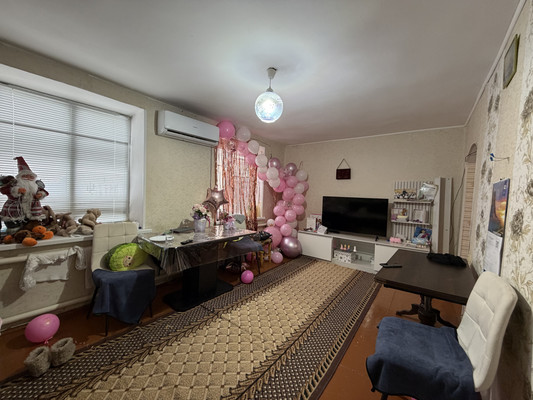 Продам трехкомнатную (3-комн.) квартиру, Парижской Коммуны ул, 13, Джанкой г