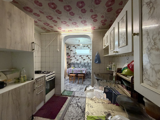 Продам трехкомнатную (3-комн.) квартиру, Парижской Коммуны ул, 13, Джанкой г