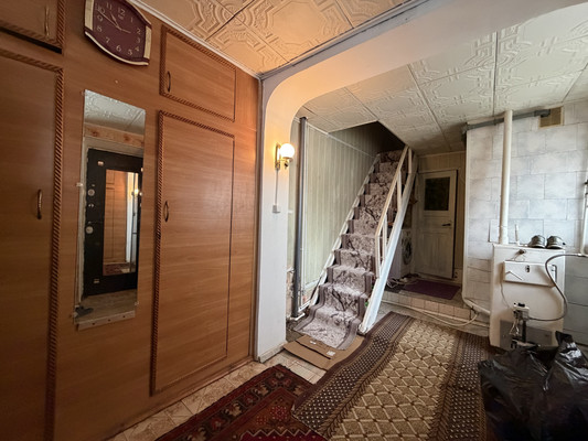 Продам трехкомнатную (3-комн.) квартиру, Парижской Коммуны ул, 13, Джанкой г