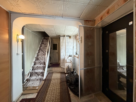 Продам трехкомнатную (3-комн.) квартиру, Парижской Коммуны ул, 13, Джанкой г