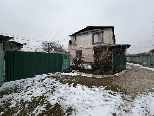 Продам трехкомнатную (3-комн.) квартиру, Парижской Коммуны ул, 13, Джанкой г