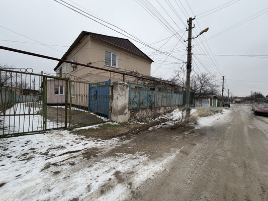 Продам трехкомнатную (3-комн.) квартиру, Парижской Коммуны ул, 13, Джанкой г