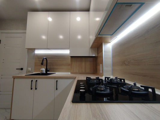 Продам однокомнатную (1-комн.) квартиру, Молодежная ул, 2в, Семеновка с