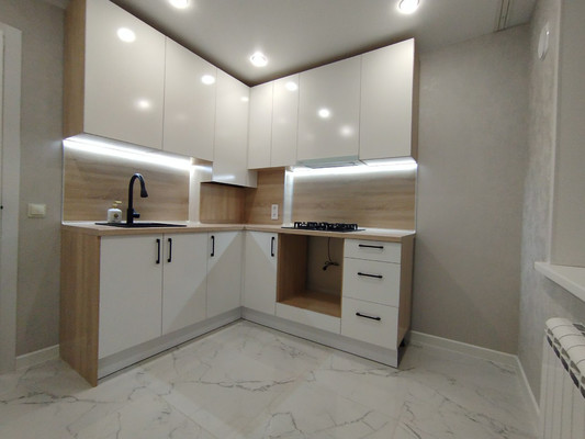 Продам однокомнатную (1-комн.) квартиру, Молодежная ул, 2в, Семеновка с