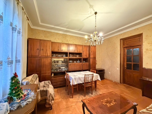 Продам трехкомнатную (3-комн.) квартиру, Чернышевского ул, 169, Нальчик г