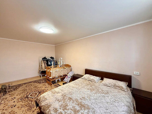 Продам трехкомнатную (3-комн.) квартиру, Генерала Родионова ул, 19, Симферополь г