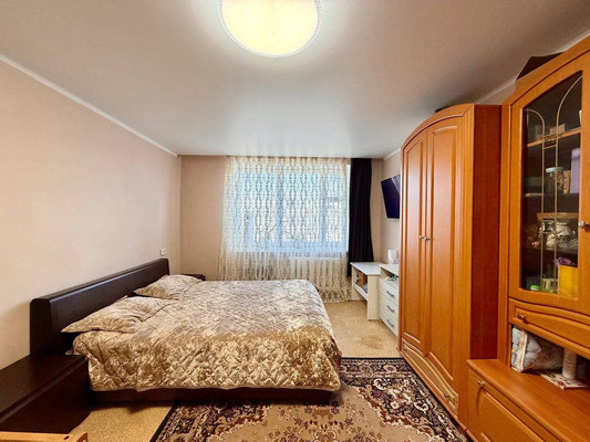 Продам трехкомнатную (3-комн.) квартиру, Генерала Родионова ул, 19, Симферополь г