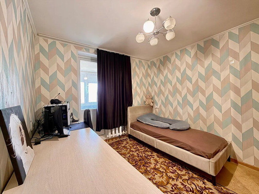 Продам трехкомнатную (3-комн.) квартиру, Генерала Родионова ул, 19, Симферополь г