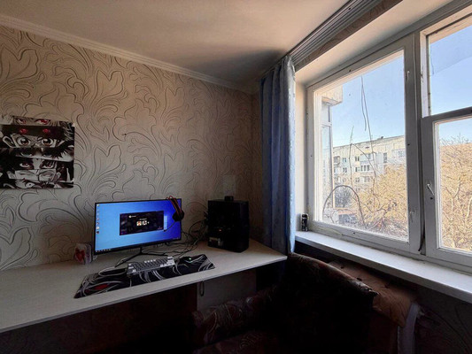 Продам трехкомнатную (3-комн.) квартиру, Генерала Родионова ул, 19, Симферополь г