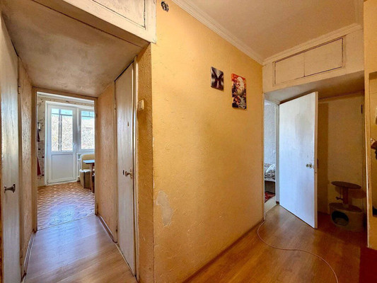 Продам трехкомнатную (3-комн.) квартиру, Генерала Родионова ул, 19, Симферополь г