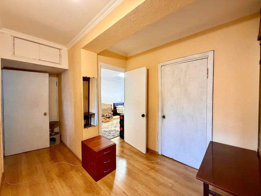 Продам трехкомнатную (3-комн.) квартиру, Генерала Родионова ул, 19, Симферополь г