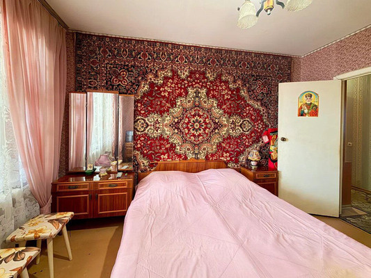 Продам трехкомнатную (3-комн.) квартиру, 60 лет Октября ул, 13/64, Симферополь г