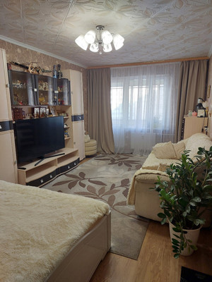 Продам трехкомнатную (3-комн.) квартиру, Нижняя ул, 19, Бугры п