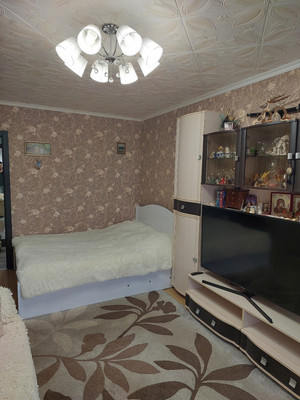 Продам трехкомнатную (3-комн.) квартиру, Нижняя ул, 19, Бугры п