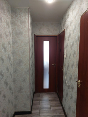 Продам трехкомнатную (3-комн.) квартиру, Нижняя ул, 19, Бугры п