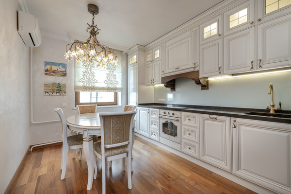 Продам трехкомнатную (3-комн.) квартиру, Большая Очаковская ул, 44к1, Москва г