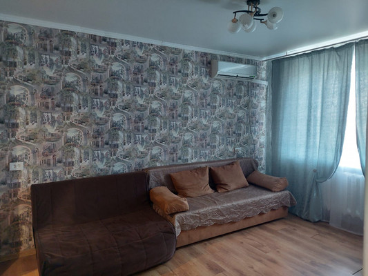 Продам двухкомнатную (2-комн.) квартиру, Ленина ул, 169, Анапа г