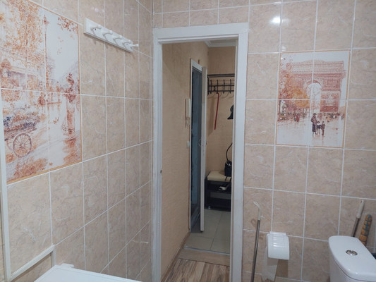 Продам двухкомнатную (2-комн.) квартиру, Ленина ул, 169, Анапа г