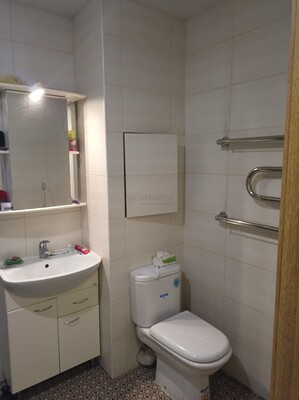 Продам однокомнатную (1-комн.) квартиру, Большая Очаковская ул, 44к1, Москва г