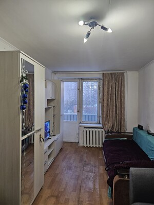 Продам однокомнатную (1-комн.) квартиру, Коминтерна ул, 33к2, Москва г