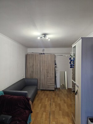 Продам однокомнатную (1-комн.) квартиру, Коминтерна ул, 33к2, Москва г