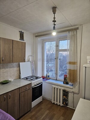 Продам однокомнатную (1-комн.) квартиру, Коминтерна ул, 33к2, Москва г