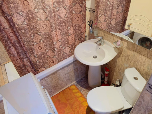 Продам двухкомнатную (2-комн.) квартиру, Войтовича ул, 4, Реутов г