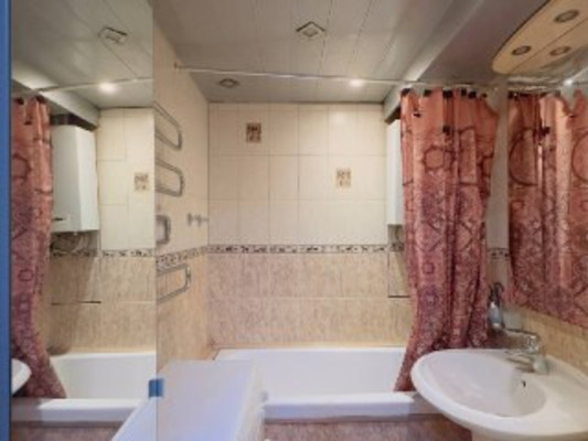 Продам двухкомнатную (2-комн.) квартиру, Войтовича ул, 4, Реутов г