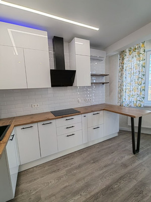 Продам двухкомнатную (2-комн.) квартиру, Супсехское ш, 4к1, Анапа г