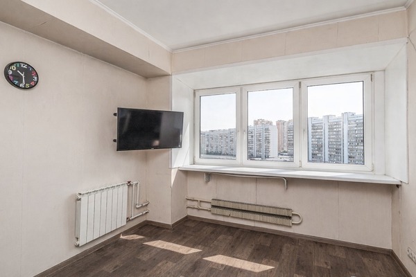 Продам трехкомнатную (3-комн.) квартиру, Ленинский пр-кт, 102, Москва г