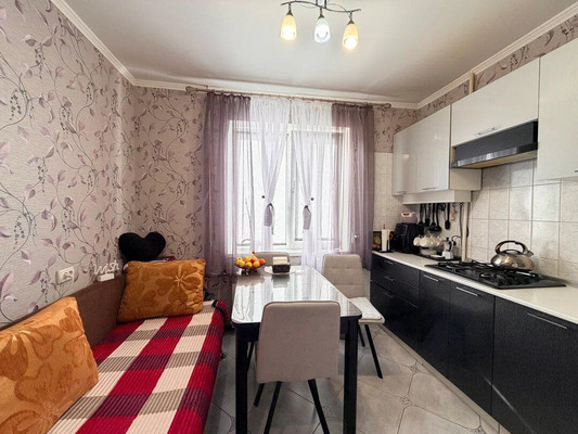 Продам однокомнатную (1-комн.) квартиру, Лермонтова ул, 16, Симферополь г