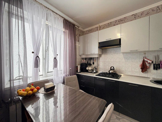 Продам однокомнатную (1-комн.) квартиру, Лермонтова ул, 16, Симферополь г