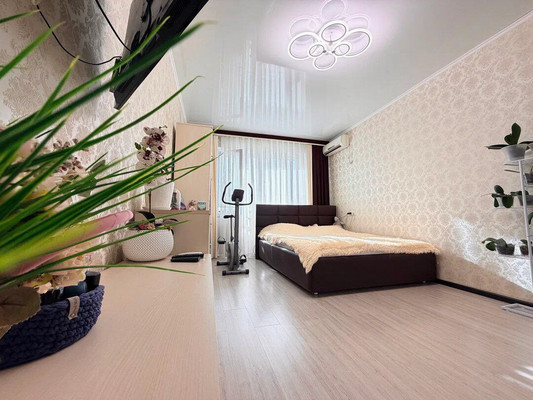 Продам однокомнатную (1-комн.) квартиру, Лермонтова ул, 16, Симферополь г