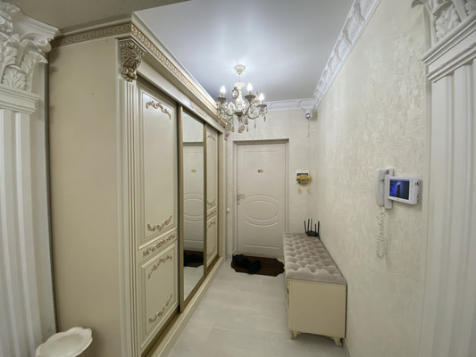 Продам трехкомнатную (3-комн.) квартиру, Шарданова ул, 50к3, Нальчик г
