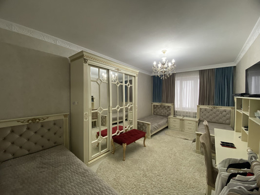 Продам трехкомнатную (3-комн.) квартиру, Шарданова ул, 50к3, Нальчик г