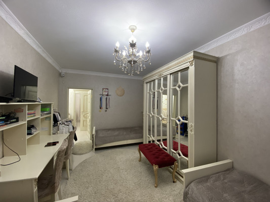 Продам трехкомнатную (3-комн.) квартиру, Шарданова ул, 50к3, Нальчик г