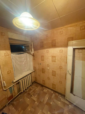 Продам однокомнатную (1-комн.) квартиру, Связи ул, 3, Великий Новгород г