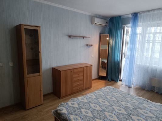 Продам двухкомнатную (2-комн.) квартиру, Южная ул, 6, Новороссийск г