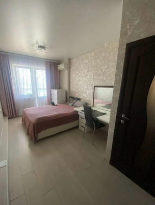 Продам трехкомнатную (3-комн.) квартиру, Дзержинского пр-кт, 232, Новороссийск г