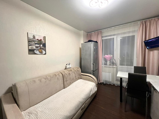 Продам трехкомнатную (3-комн.) квартиру, Дзержинского пр-кт, 232, Новороссийск г