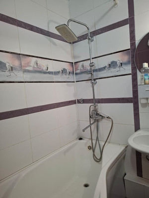 Продам трехкомнатную (3-комн.) квартиру, Дзержинского пр-кт, 232, Новороссийск г