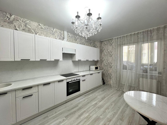 Продам трехкомнатную (3-комн.) квартиру, Пионерская ул, 18, Новороссийск г