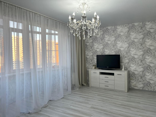 Продам трехкомнатную (3-комн.) квартиру, Пионерская ул, 18, Новороссийск г