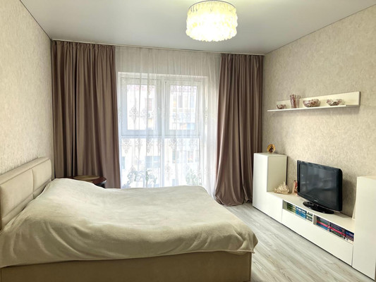 Продам трехкомнатную (3-комн.) квартиру, Пионерская ул, 18, Новороссийск г