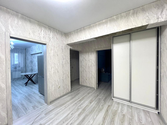 Продам трехкомнатную (3-комн.) квартиру, Пионерская ул, 18, Новороссийск г