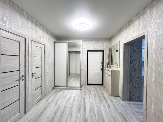 Продам трехкомнатную (3-комн.) квартиру, Пионерская ул, 18, Новороссийск г