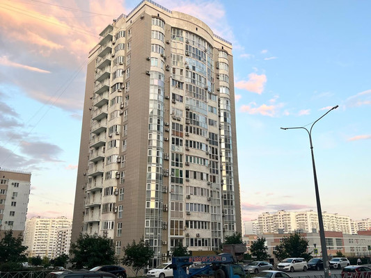 Продам трехкомнатную (3-комн.) квартиру, Пионерская ул, 18, Новороссийск г