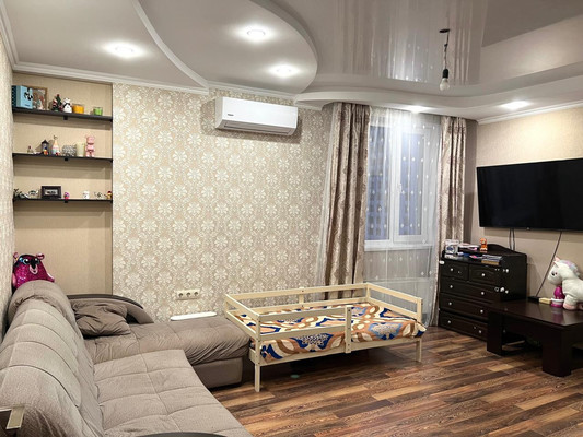 Продам однокомнатную (1-комн.) квартиру, Мурата Ахеджака ул, 6, Новороссийск г