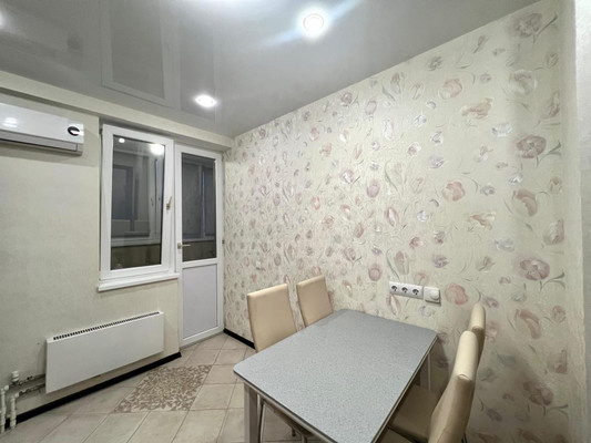 Продам однокомнатную (1-комн.) квартиру, Мурата Ахеджака ул, 6, Новороссийск г