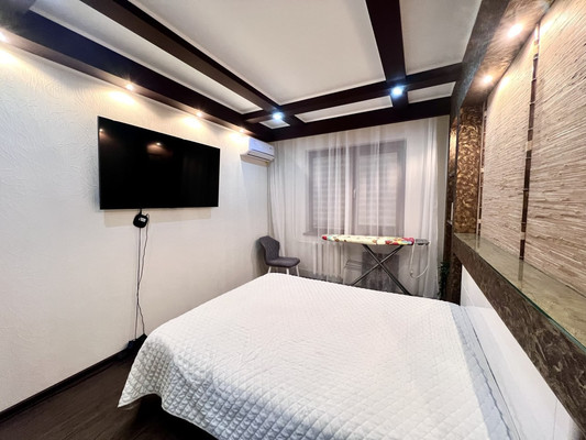 Продам двухкомнатную (2-комн.) квартиру, Дзержинского пр-кт, 228, Новороссийск г